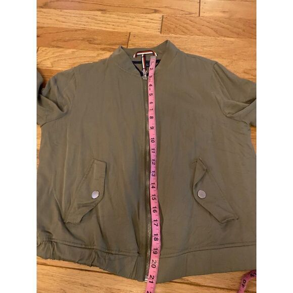 Tommy Hilfiger women's army green zip up bomber jacket snap pockets size small - Picture 6 of 9